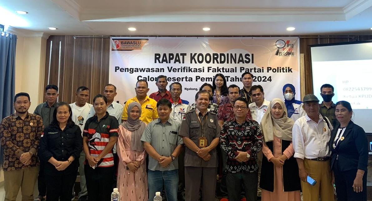 Bawaslu Landak Bahas Pengawasan Verfak bersama KPU dan Parpol