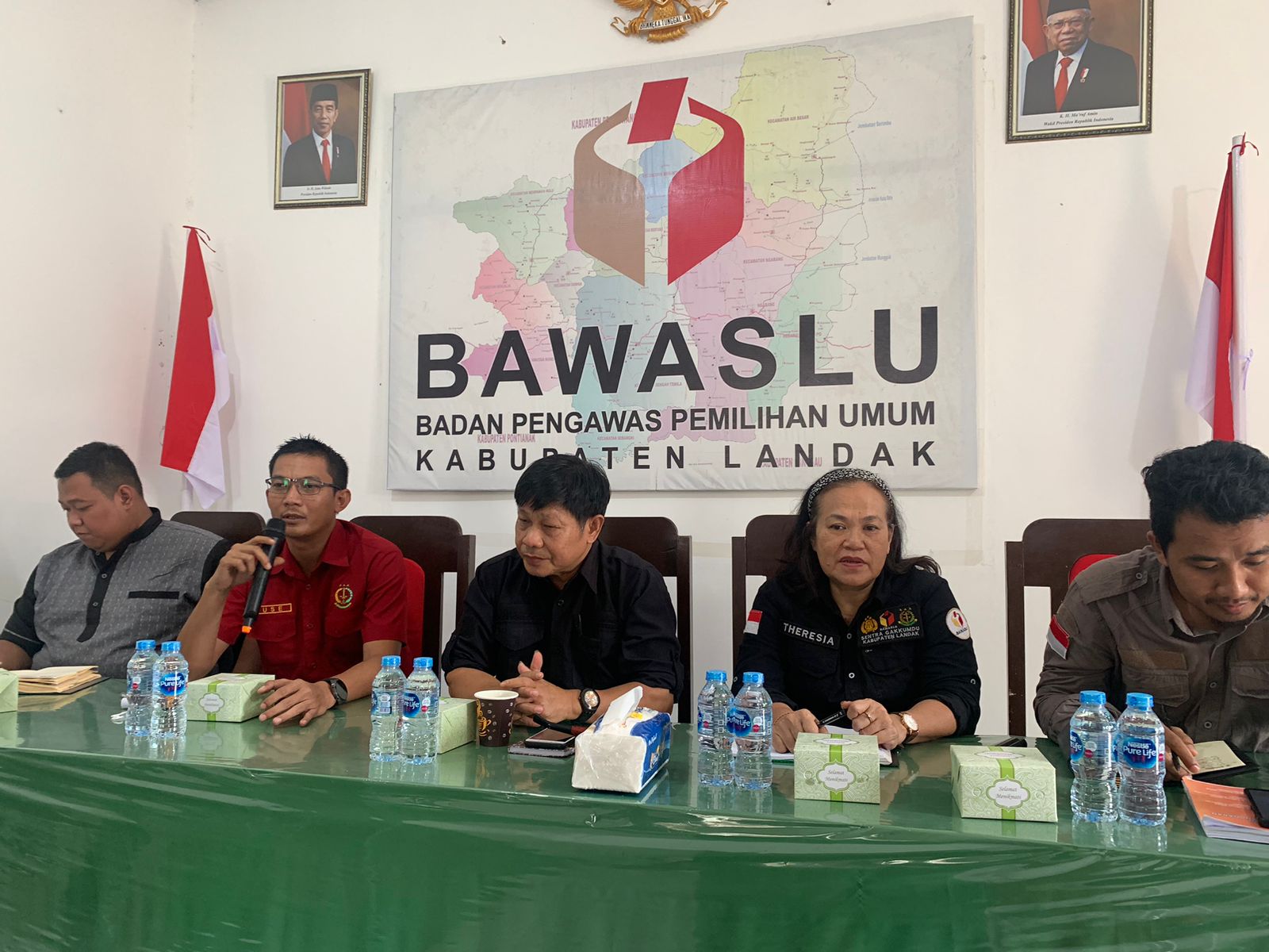 Sentra Gakkumdu Kalbar Laksanakan Rapat Persiapan Penanganan Pelanggaran Pidana Pemilu 2024 di Landak