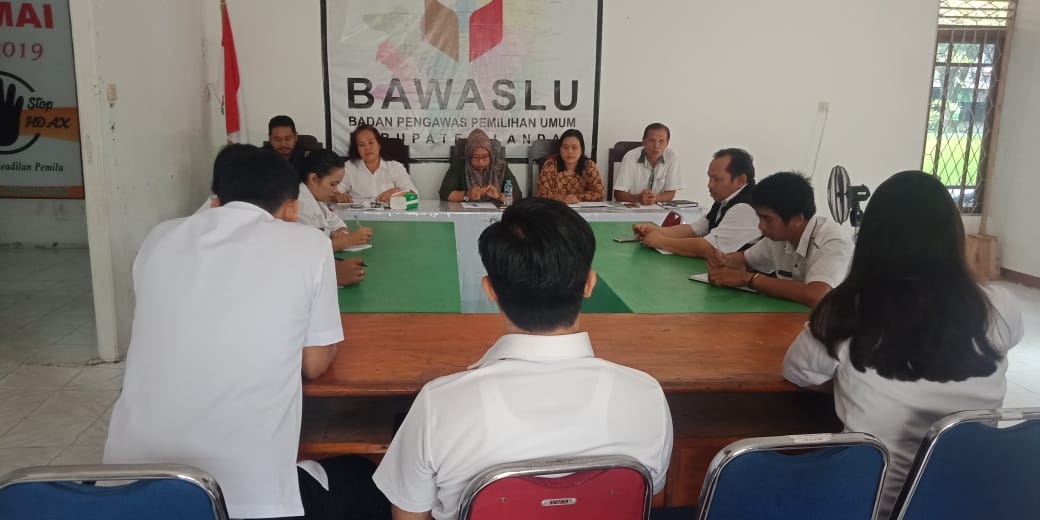 Supervisi dan Monitoring Pimpinan Bawaslu Provinsi Kalimantan Barat ke Bawaslu Kabupaten Landak