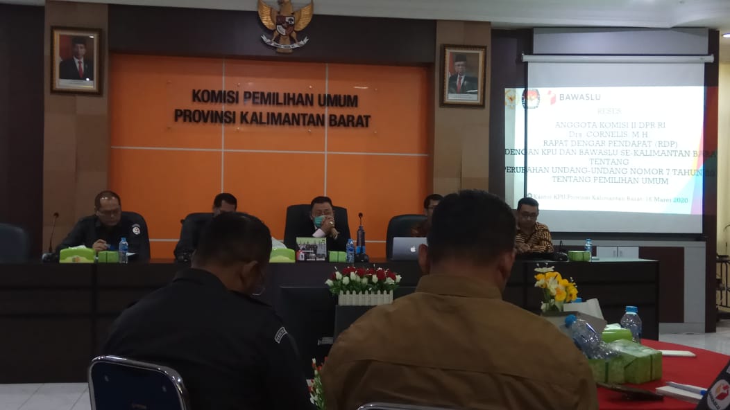 Rapat Dengar Pendapat bersama Anggota Dewan RI Komisi II Drs. Cornelis, S.H.,M.H