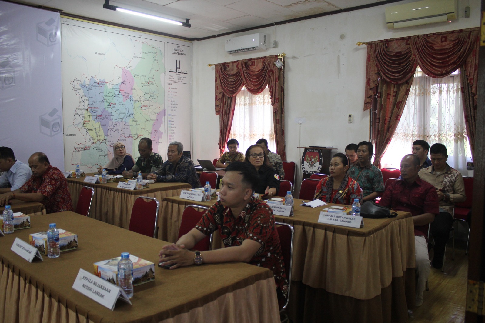 Theresia Rapat Penetapan Rekap PDPB Triwulan III 2025 (02/10/2025).