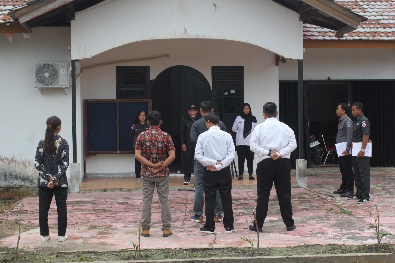 Dokumentasi apel rutin Bawaslu Kabupaten Landak (20/10/2025)