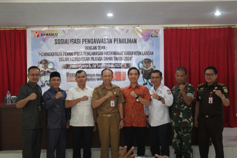Forkompinda Landak foto bersama