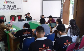 Rapat Internal pimpinan bersama staf Bawaslu