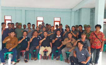 Bawaslu Landak Sosialisasi Pengawasan Partisipatif Pemilu di Desa Tiang Tanjung