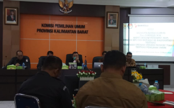 Rapat Dengar Pendapat bersama Anggota Dewan RI Komisi II Drs. Cornelis, S.H.,M.H