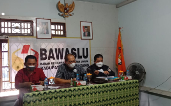 Rapat Evaluasi Koordiv Hukum