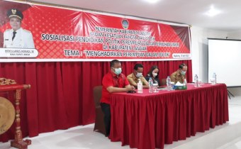 Menghadiri Sosialisasi Pendidikan Politik Perempuan