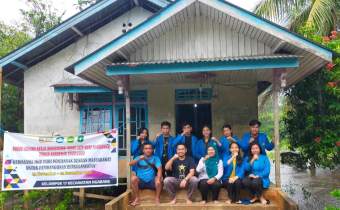 Bawaslu Landak datangi Posko KKM Mahasiswa IKIP PGRI PONTIANAK di Desa Raja