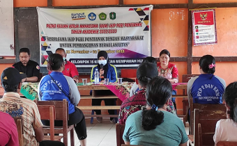 Bawaslu Landak Gelar Sosialisasi Pengawasan Partisipatif bersama Mahasiswa IKIP PGRI PONTIANAK di Desa Sailo