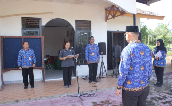 Theresia Memimpin Upacara dalam peringatan Hari Sumpah Pemuda (28/10/2025)