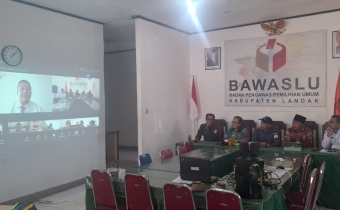 Dokumentasi kegiatan P2P daring zona 2 Bawaslu Kabupaten Landak (06/11/2025)