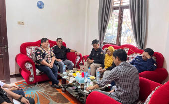 Dokumentasi koordinasi ke KPU Landak terkait pemuktakhiran data partai politik berkelanjutan (19/11/2025).