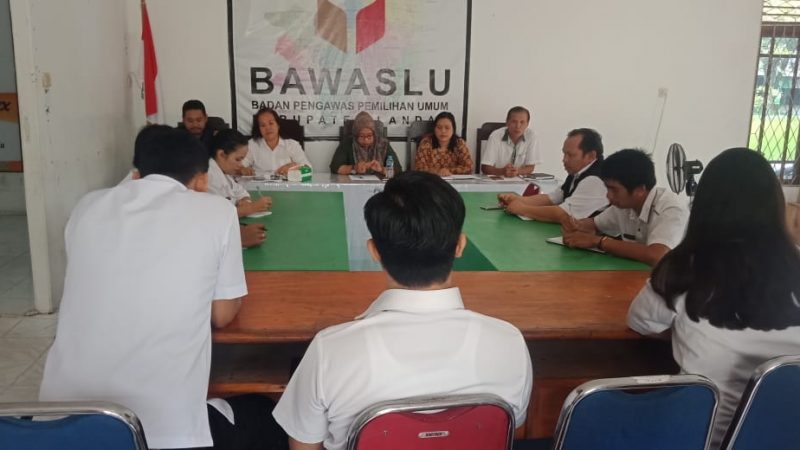 Supervisi dan Monitoring Pimpinan Bawaslu Provinsi Kalimantan Barat ke Bawaslu Kabupaten Landak
